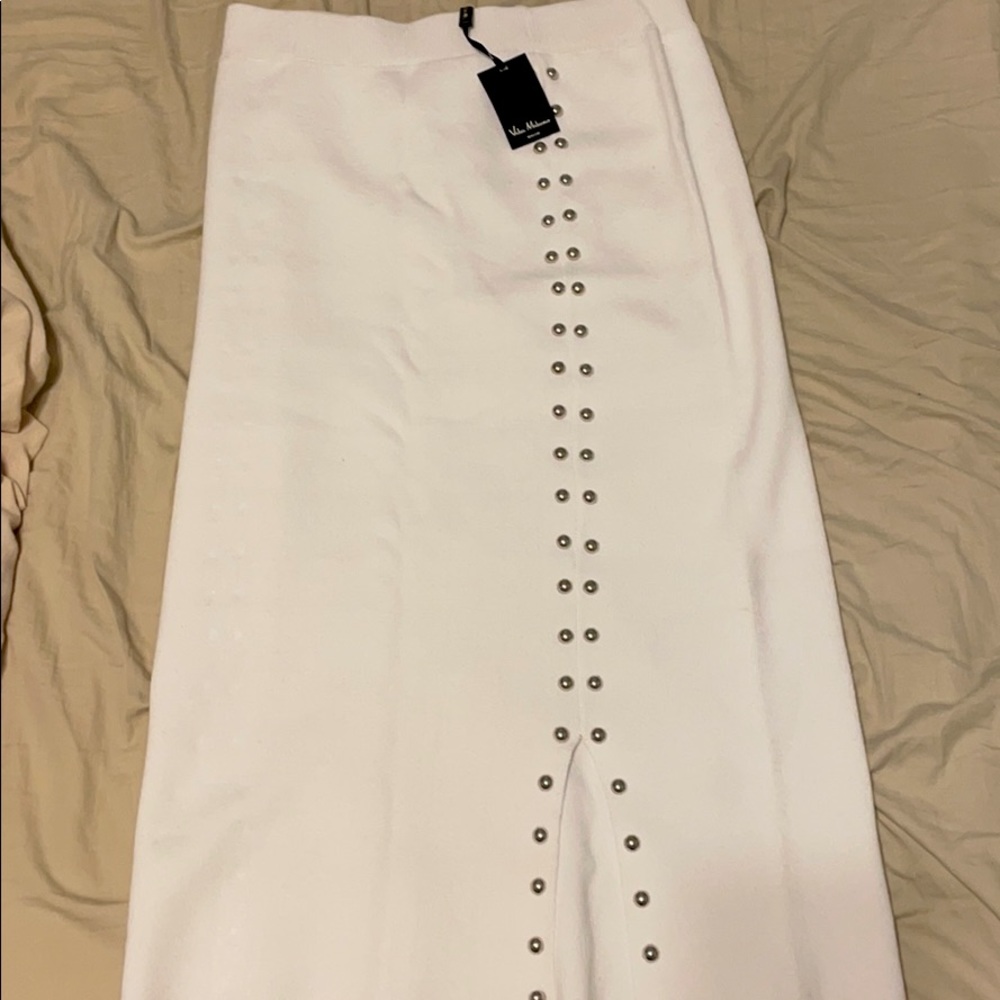 Stretchable skirt body-hugging